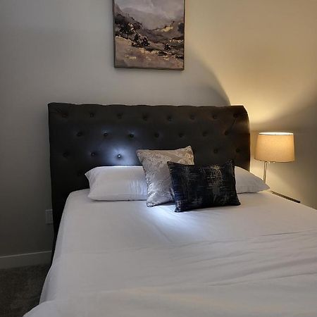 Luxury Suite In Calgary Nw Luaran gambar