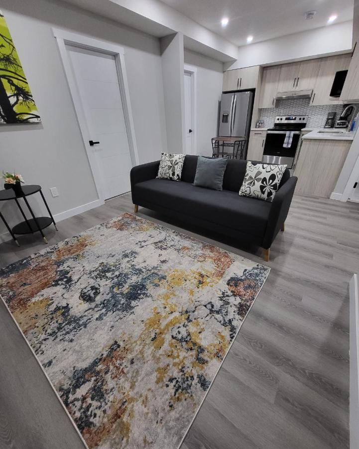 Luxury Suite In Calgary Nw Luaran gambar