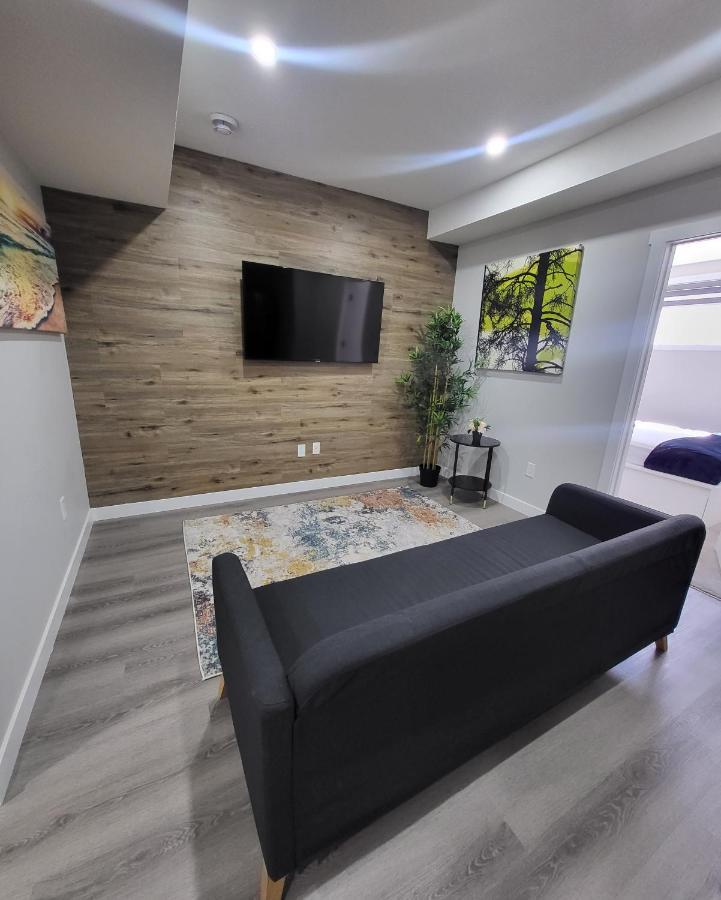 Luxury Suite In Calgary Nw Luaran gambar