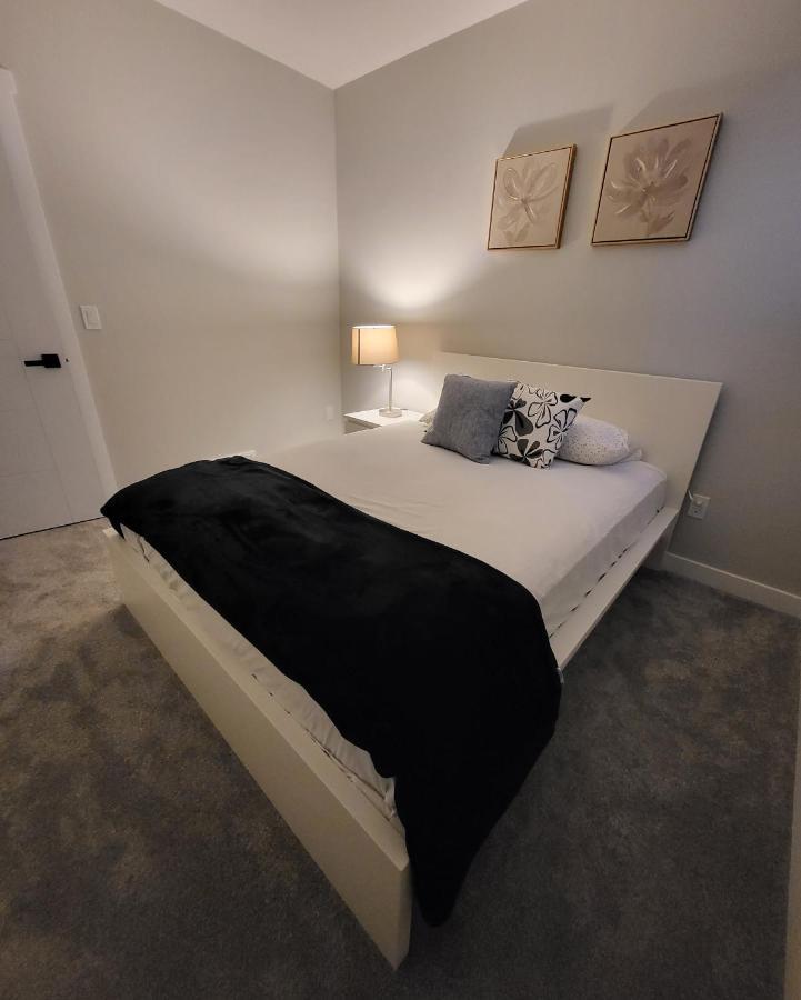 Luxury Suite In Calgary Nw Luaran gambar