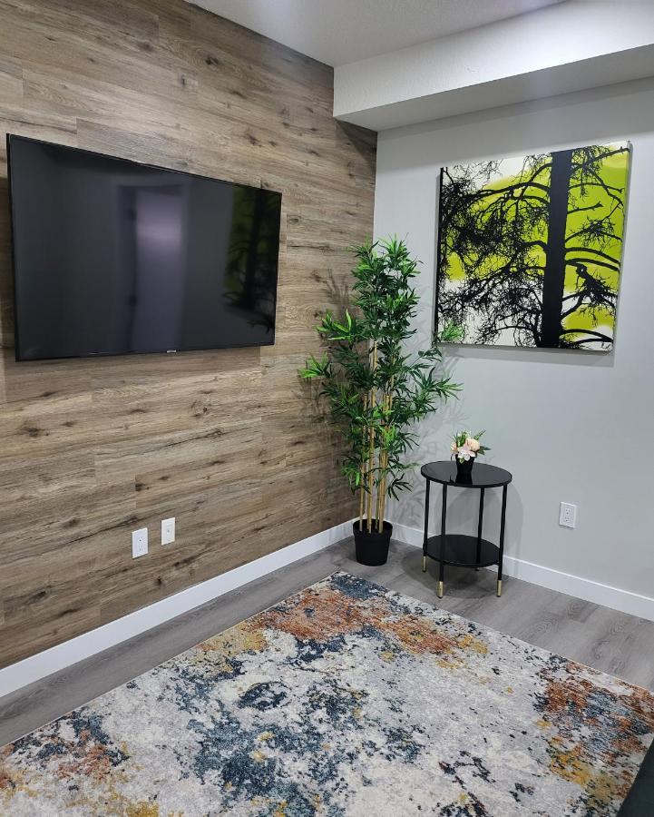 Luxury Suite In Calgary Nw Luaran gambar