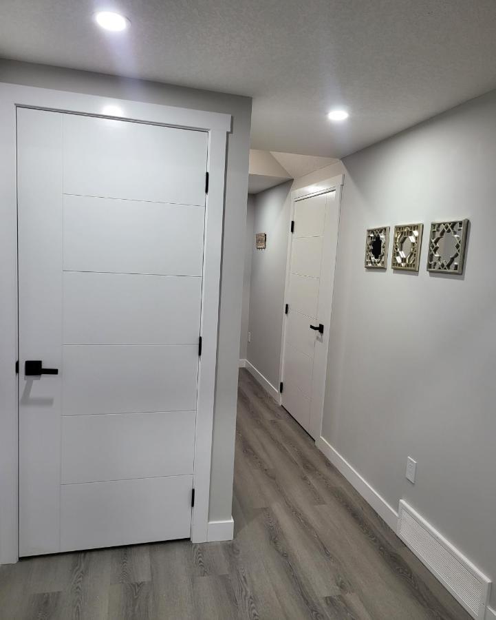 Luxury Suite In Calgary Nw Luaran gambar