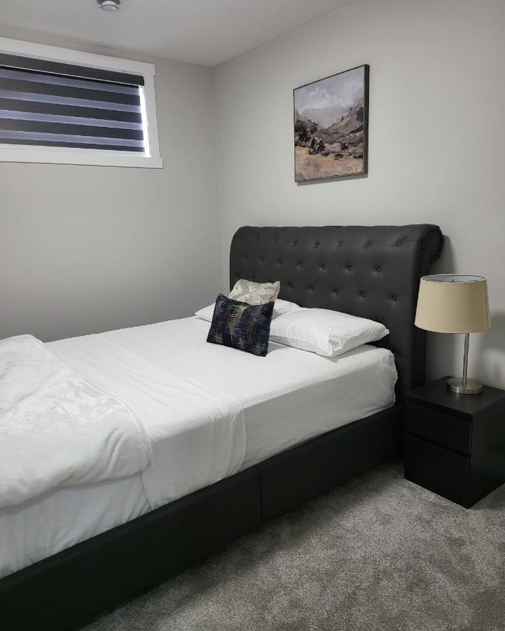 Luxury Suite In Calgary Nw Luaran gambar
