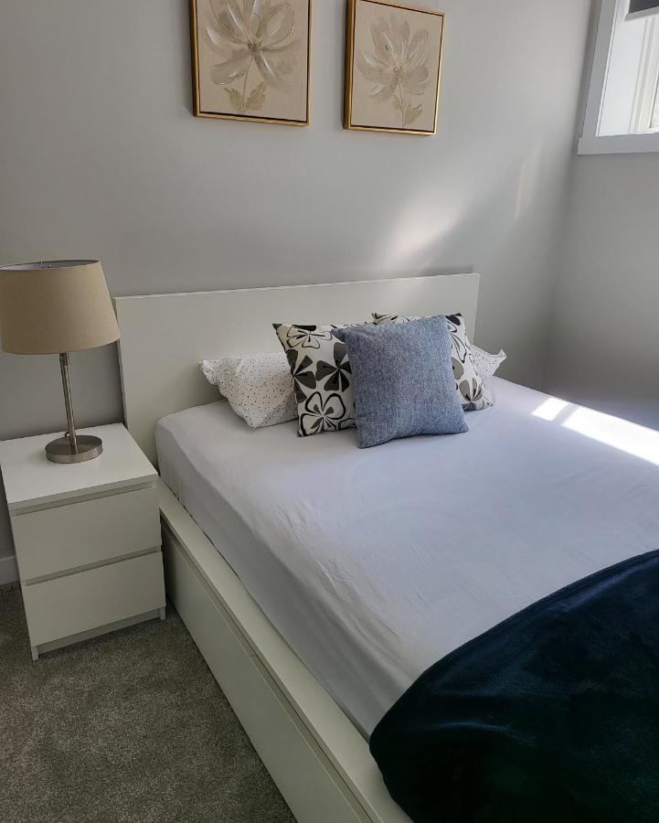Luxury Suite In Calgary Nw Luaran gambar