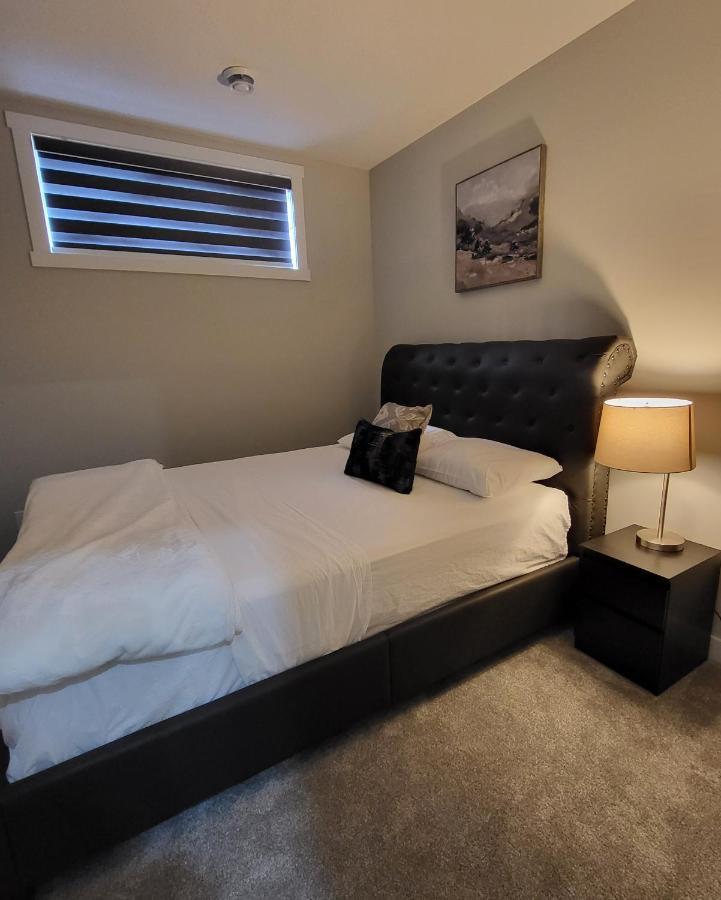 Luxury Suite In Calgary Nw Luaran gambar