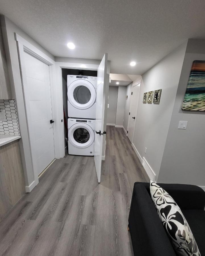 Luxury Suite In Calgary Nw Luaran gambar