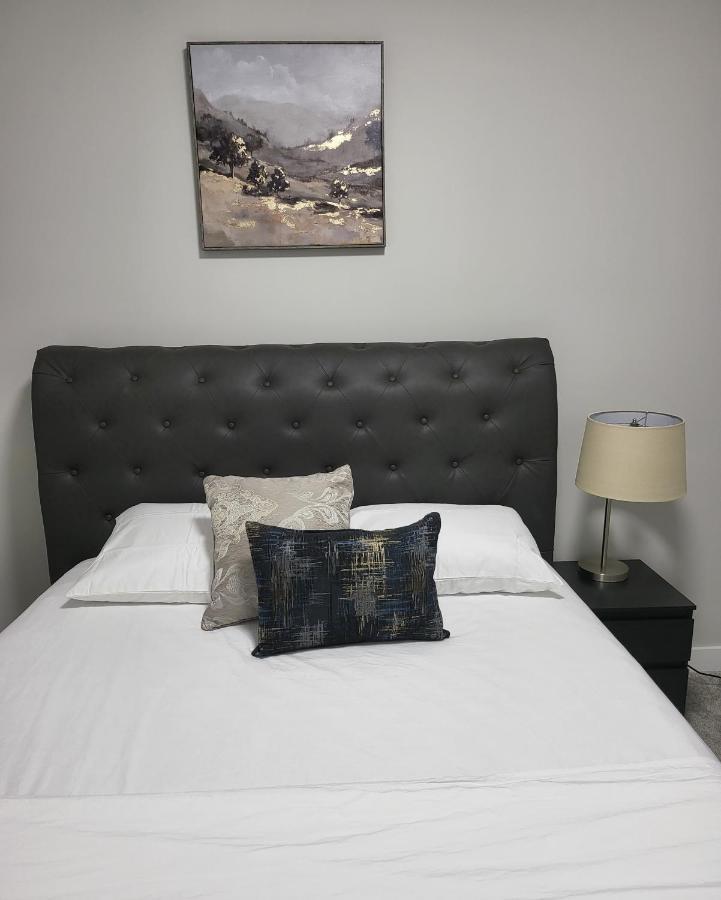 Luxury Suite In Calgary Nw Luaran gambar