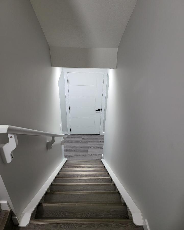 Luxury Suite In Calgary Nw Luaran gambar