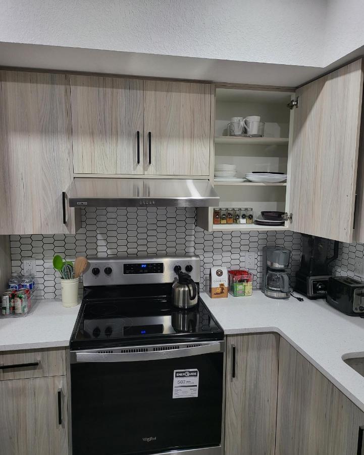 Luxury Suite In Calgary Nw Luaran gambar